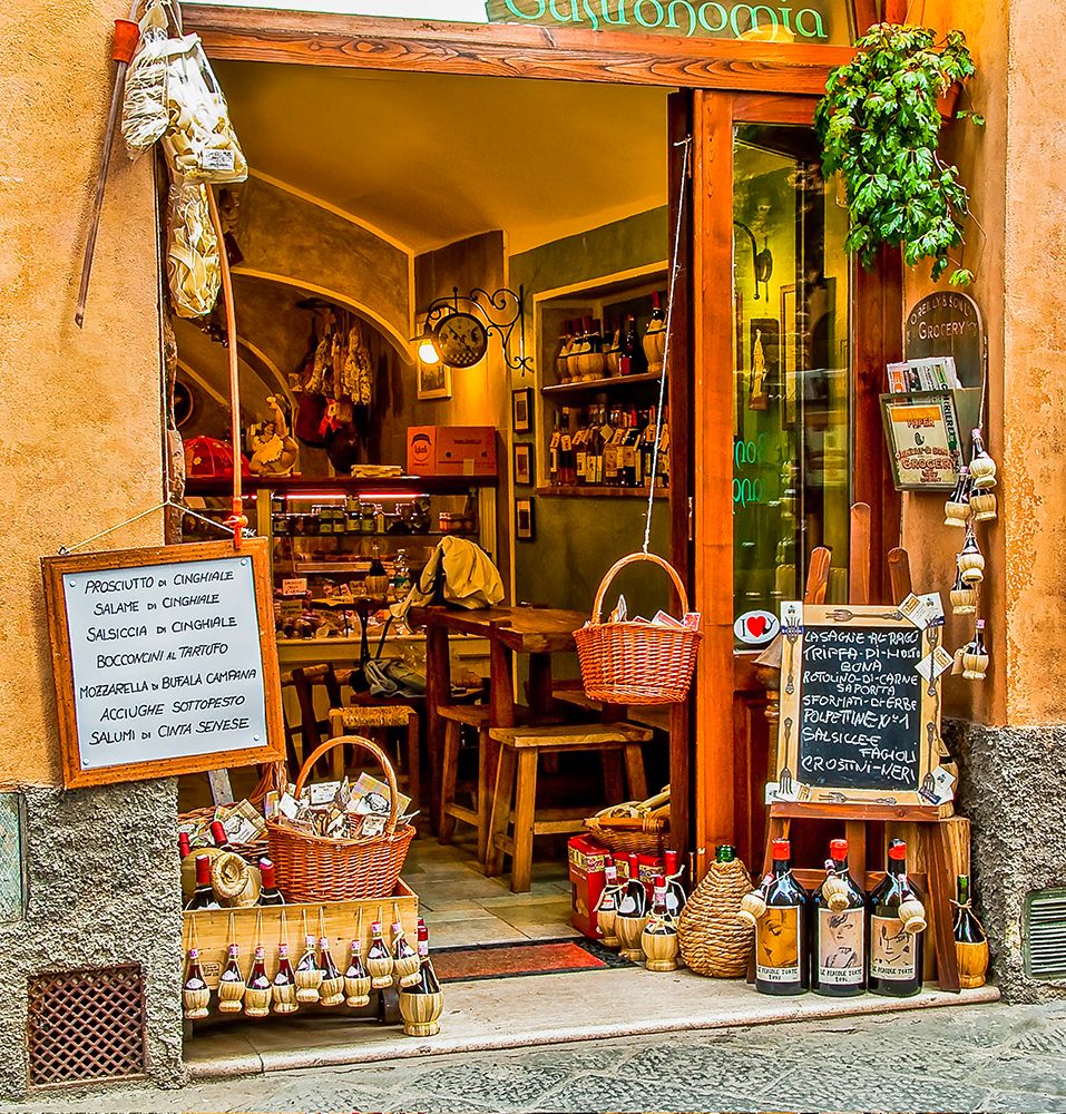 Italy-San Gimignano store